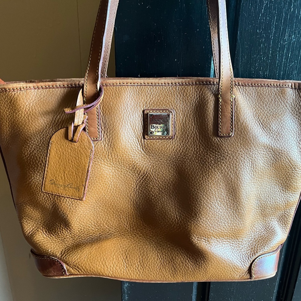 Dooney & Bourke caramel tote bag